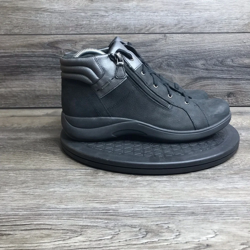 Aravon  stridarc women’s size 9 waterproof boots